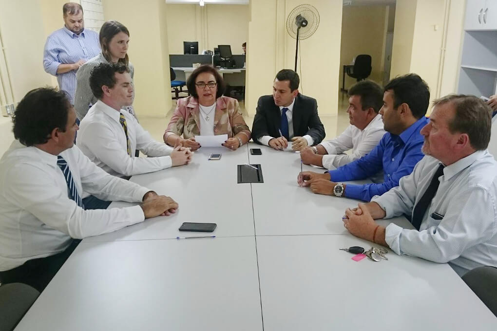 slider41523Legislacao_Filipi