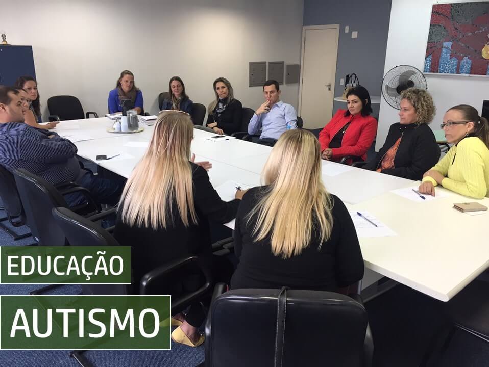 AUTISMO educação